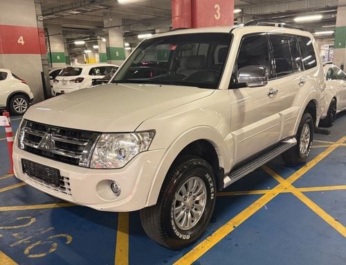 Mitsubishi Pajero GLS Mitsubishi Pajero / Shogun / Montero 2014 GCC specs