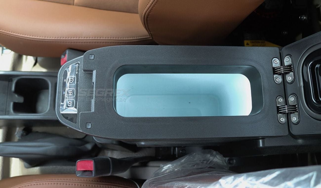 تويوتا لاند كروزر بيك آب LC79, Single Cabin, 4.0L Petrol 4WD 6-Speed Automatic | Brand New | 2025 Model | For Export