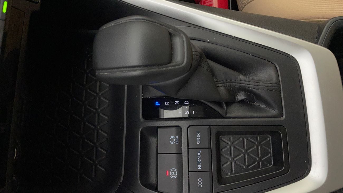 تويوتا راف ٤ EX 2.5 | بدون دفعة مقدمة | اختبار القيادة في المنزل