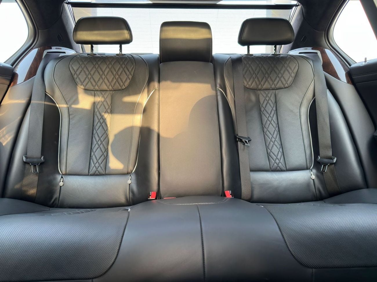 بي أم دبليو 740Li 3.0 لتر TwinPower Turbo - عدد 6 سلندر ناقل الحركة: أوتوماتيك من 8 سرعات (Steptronic)