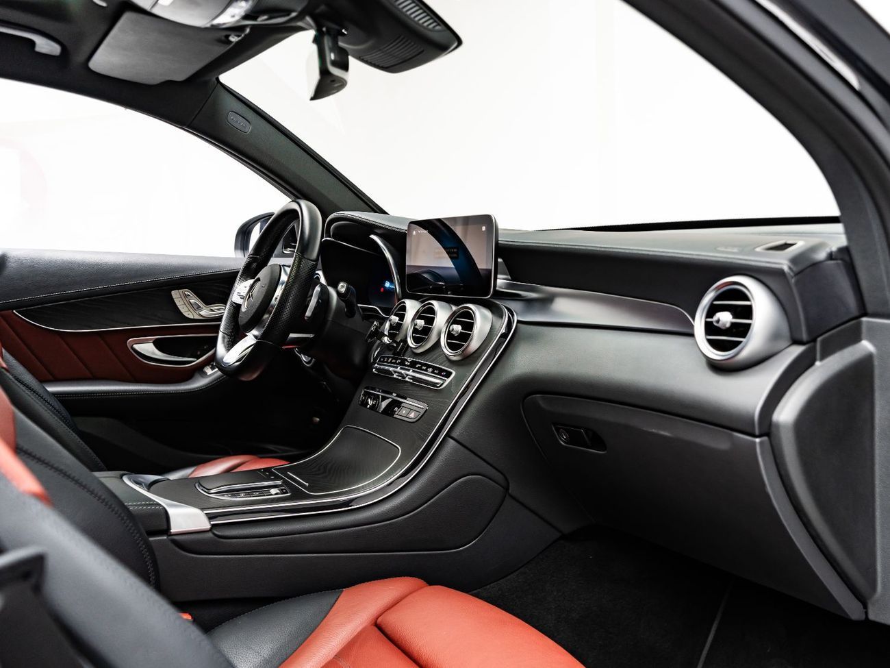 Mercedes-Benz GLC 200 2023 Mercedes GLC 200 Coupe, 2028 Mercedes Warranty + Service Contract, Low KMs, GCC