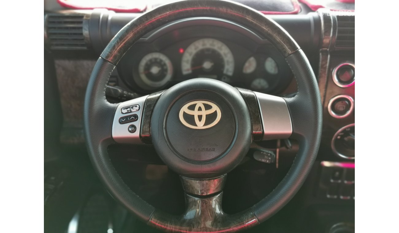 Toyota FJ Cruiser 4.0L Petrol, 17”Alloy Rims, Fog Lamps, Xenon Headlights, LOT-568
