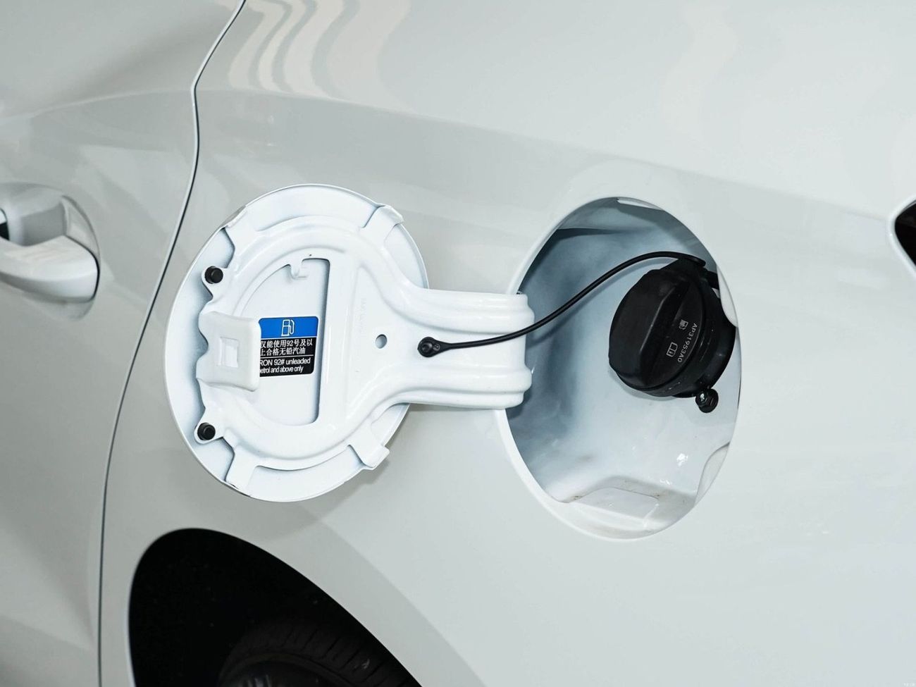 أم جي 5 Mg 5 / 2025 /chinese / white