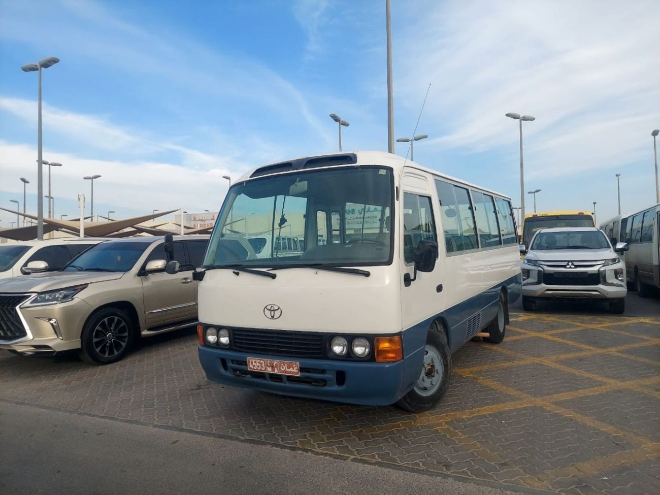 تويوتا كوستر 3.7L DIESEL 20 SEATER MANUAL TRANSMISSION ( FOR RE-EXPORT ONLY )