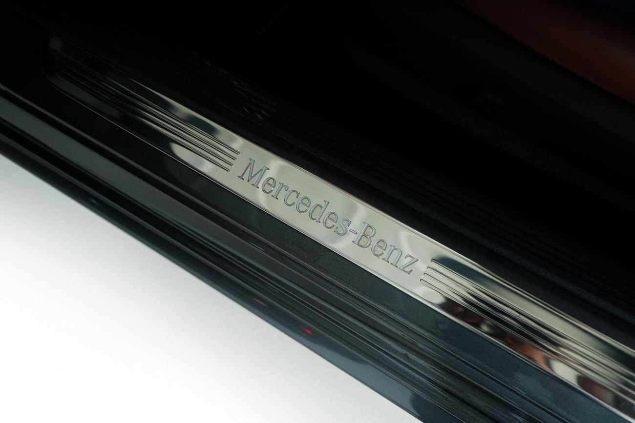 Mercedes Benz C200 AMG Coupe- GCC-Selenite Grey-AMG Body Styling-Panoramic Roof