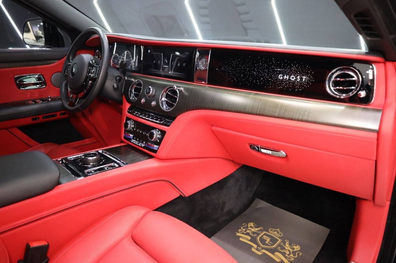 رولز رويس جوست EWB, Rear Entertainment, Starlight, Illuminated Grille, GCC Specs!!