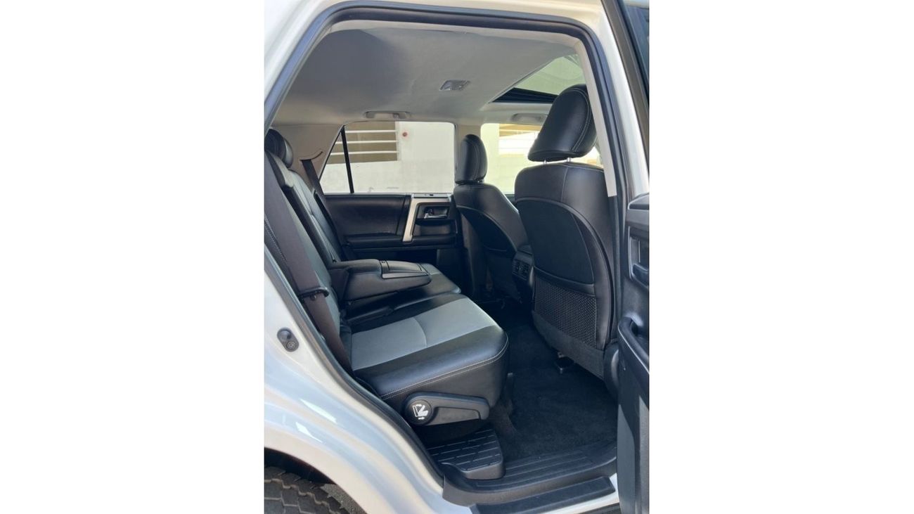Toyota 4Runner SR5 PREMIUM 4x4 7 Seat Sunroof  full option