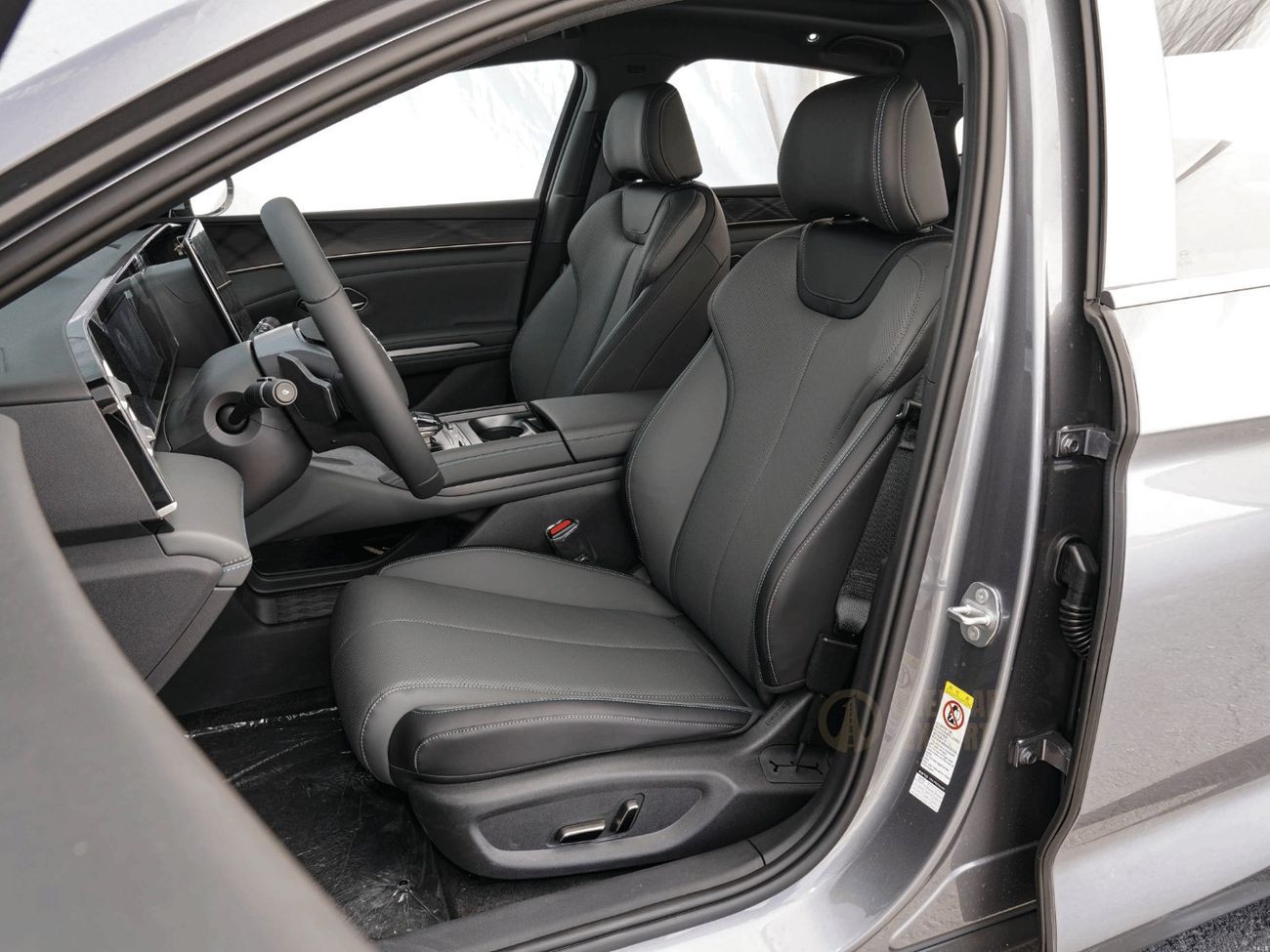 بي واي دي كين ال دي ام-اي Export to Dealers only - 2025 BYD Qin L DM-i Hybrid 1.5L-0KM Smart Drive Edition 120km Excellence