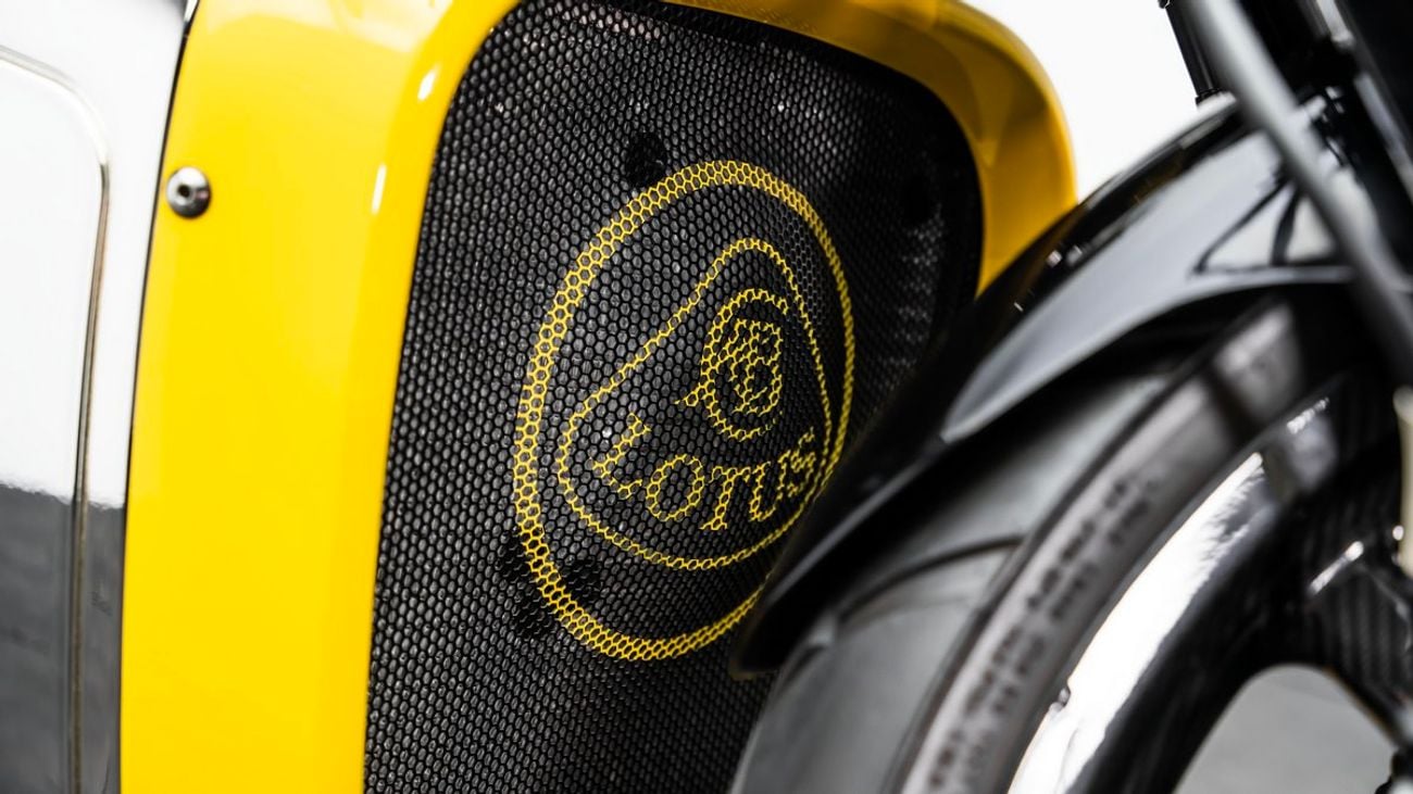 Lotus C 01 1 of 100