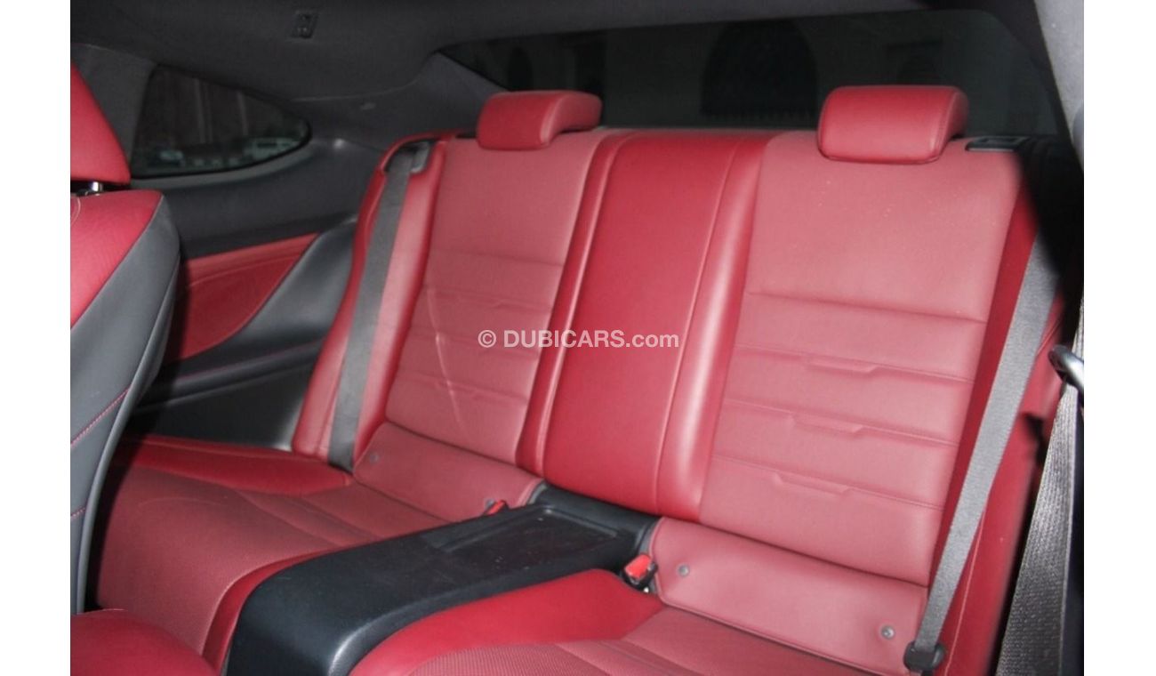 لكزس RC F بلاتينوم بلاتينوم