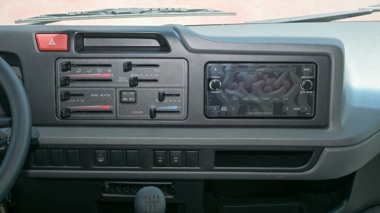 تويوتا كوستر 2.7L Petrol 2025