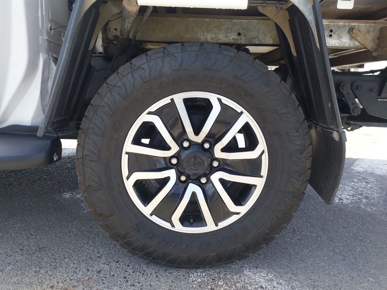 تويوتا هيلوكس TOYOTA HILUX PICKUP RHD 2018 MODEL 2.8 L DIESEL AUTOMATIC(PM16990)