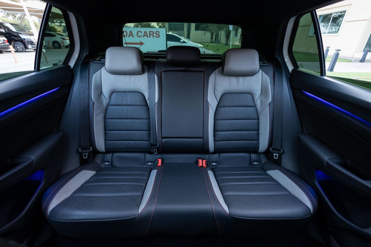 فولكس واجن جولف GTI Leather 2.0L