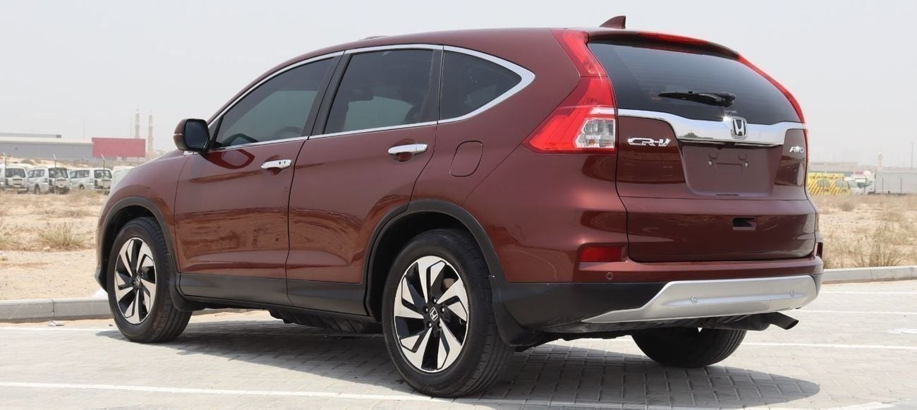 Honda CRV EX 2.4L HONDA CR-V - 2015 GCC edition, accident-free, in excellent condition with a mileage of 136,0