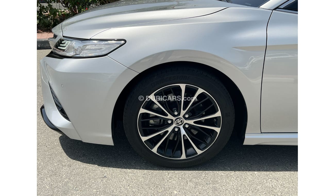 تويوتا كامري SE