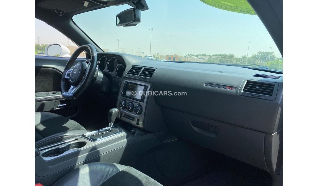 دودج تشالينجر 2014 Dodge Challenger SRT8 (LC), 2dr Coupe, 6.4L 8cyl Petrol, Automatic, Rear Wheel Drive