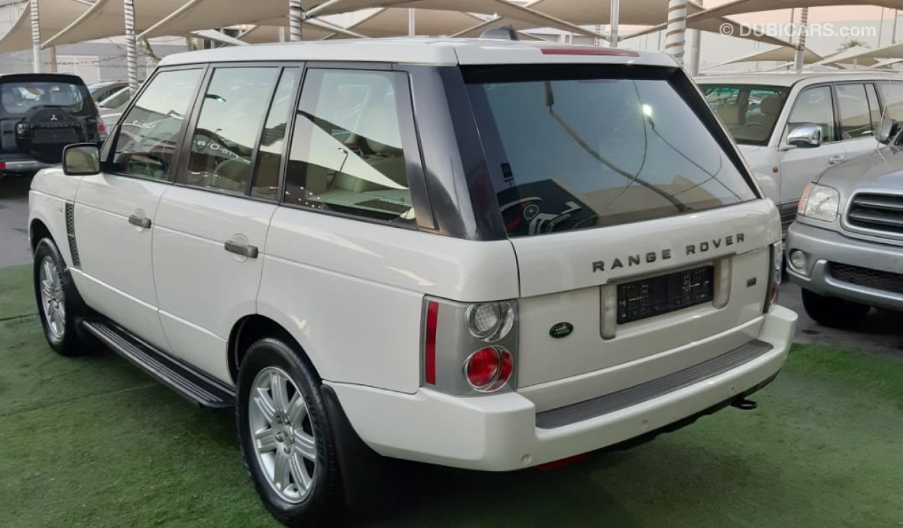 Land Rover Range Rover Vogue HSE Khaleeji Number One - Leather - Slot - Back Wing - Sensors - Wood - Fingerprint - Cruise Control Do
