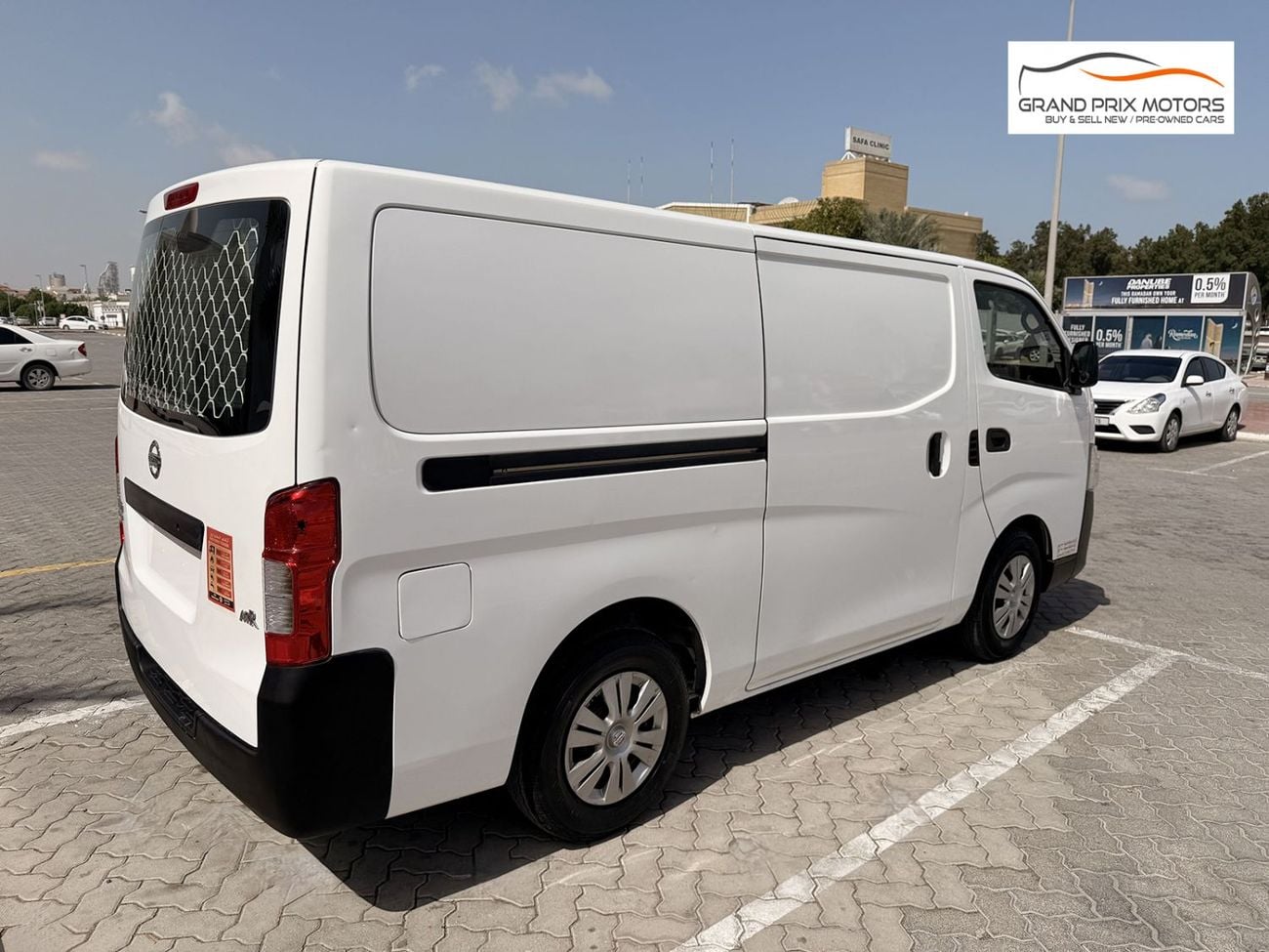 نيسان أورفان Panel Van Std 2.5L A/T (3 Seater) Petrol (4 Door)