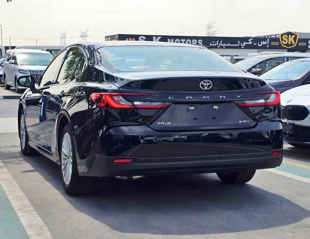 Toyota Camry E-PLUS HYBRID / 2.5L V4 PETROL / PUSH START / DVD+CAMERA / SUNROOF / (CODE # E-PLUS)