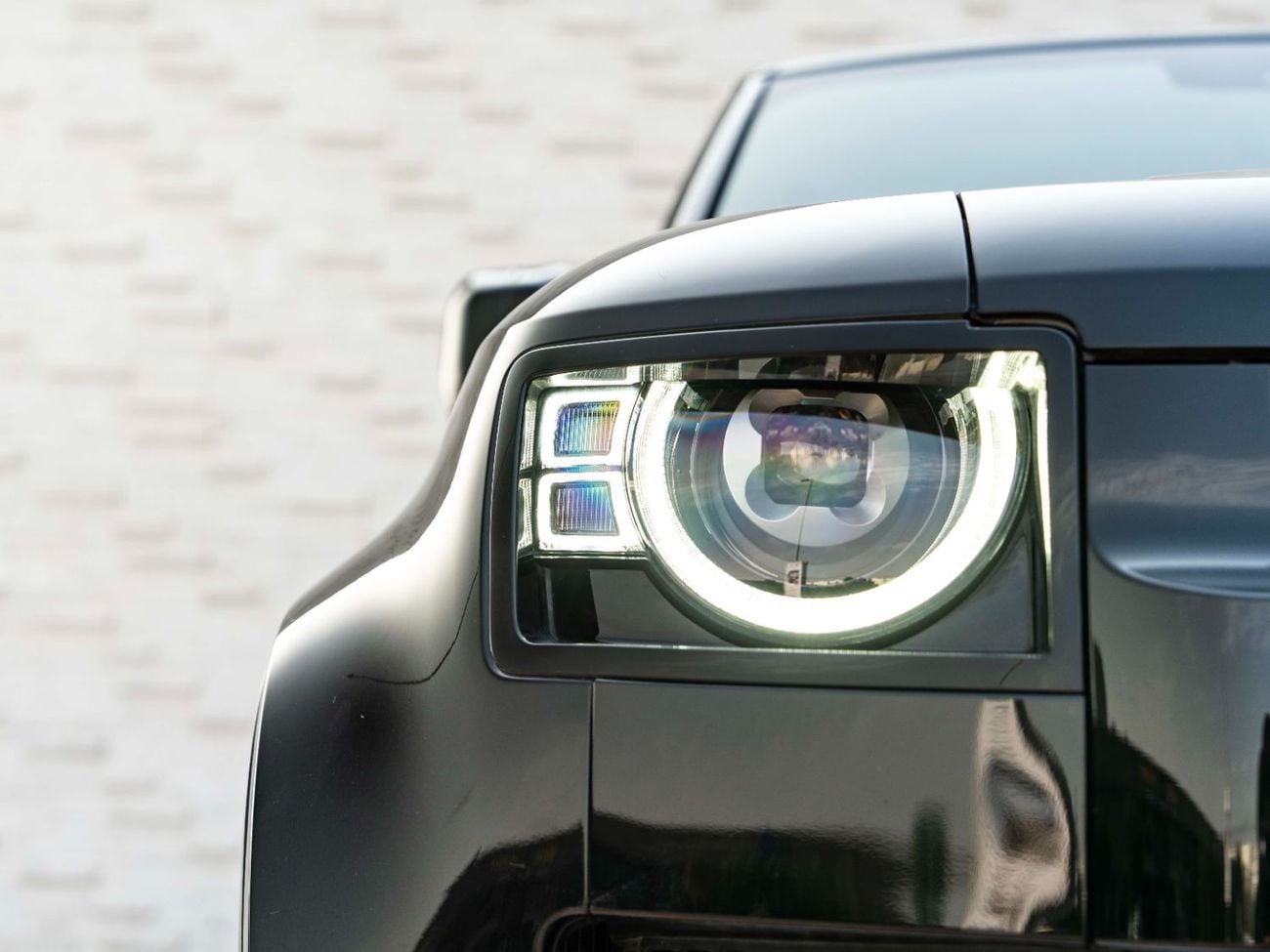 Land Rover Defender P400 110 HSE 3.0L (5 Seater)