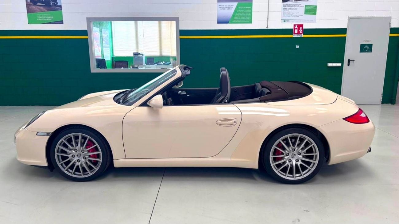 Porsche 911 CARRERA S - Manual - Cream white with Cocoa interiors!