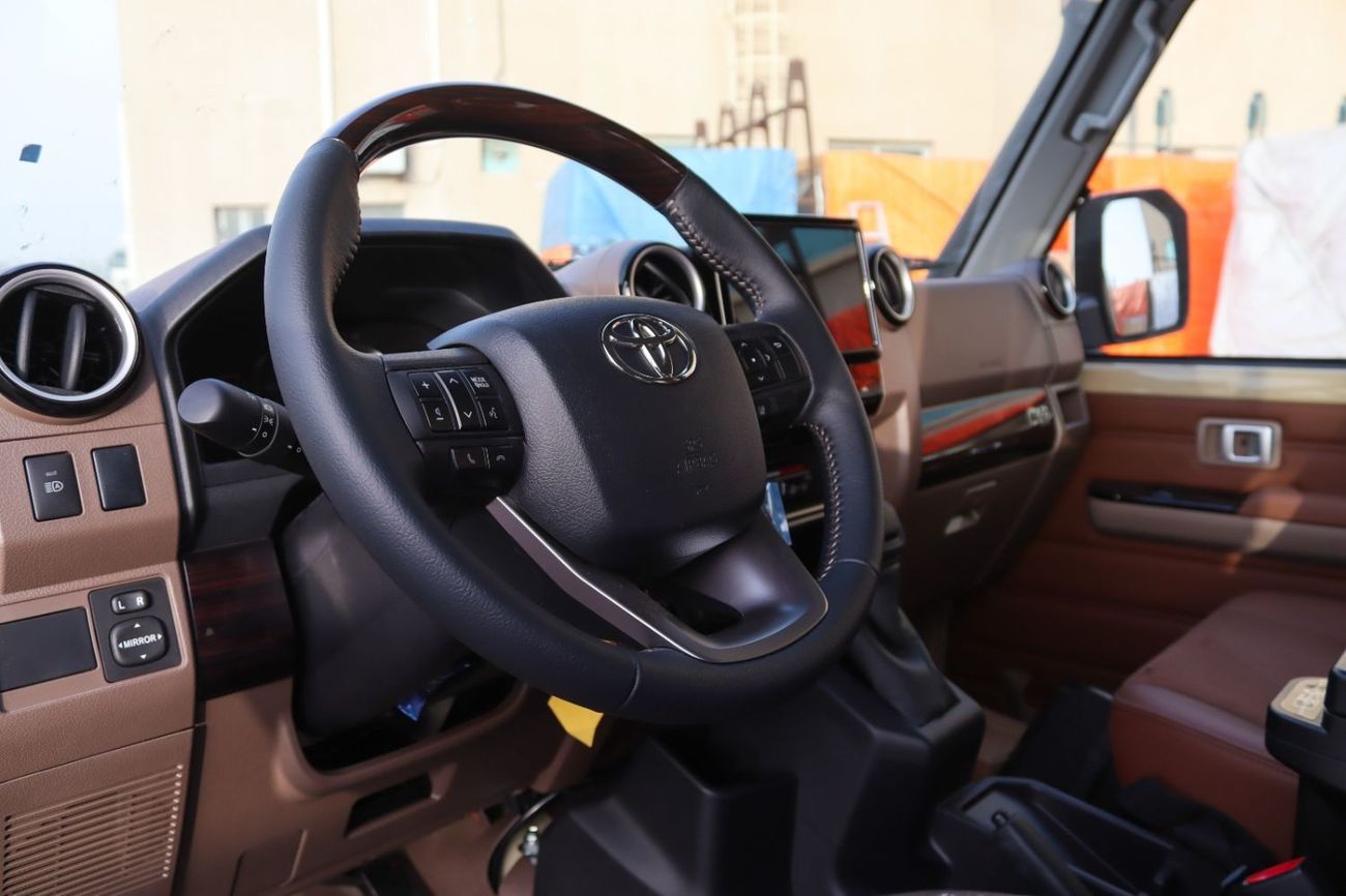 Toyota Land Cruiser Pick Up 2025 LAND CRUISER GRJ 79 4.0 V6 FULL **التصدير فقط خارج الخليج*****EXPORT ONLY