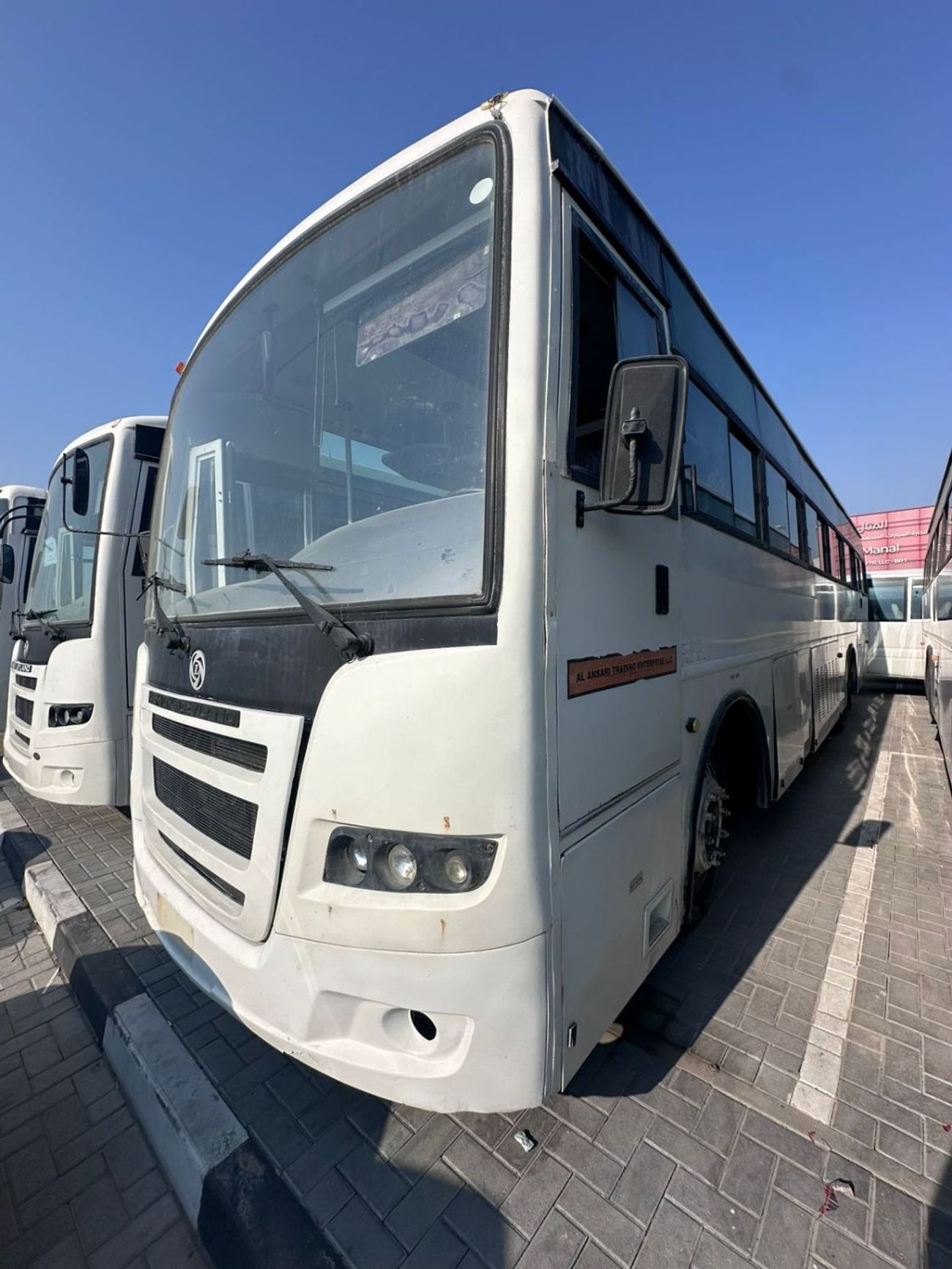 اشوك ليلاند فالكون