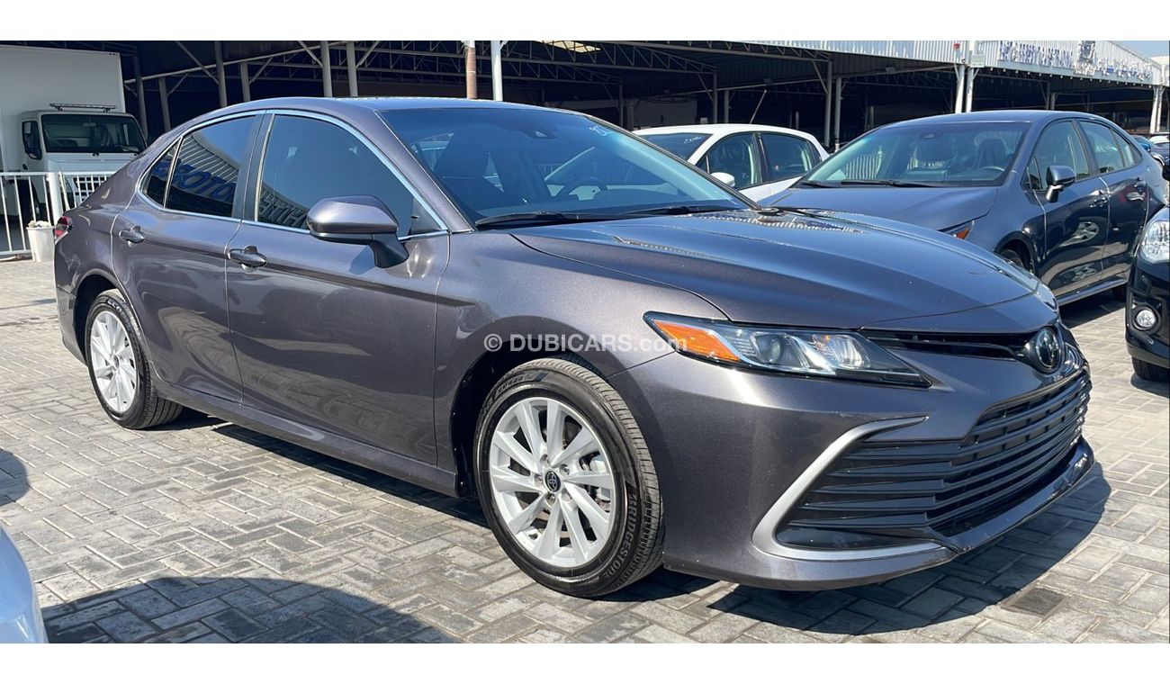 Used Toyota Camry LE 2022 for sale in Dubai - 586024