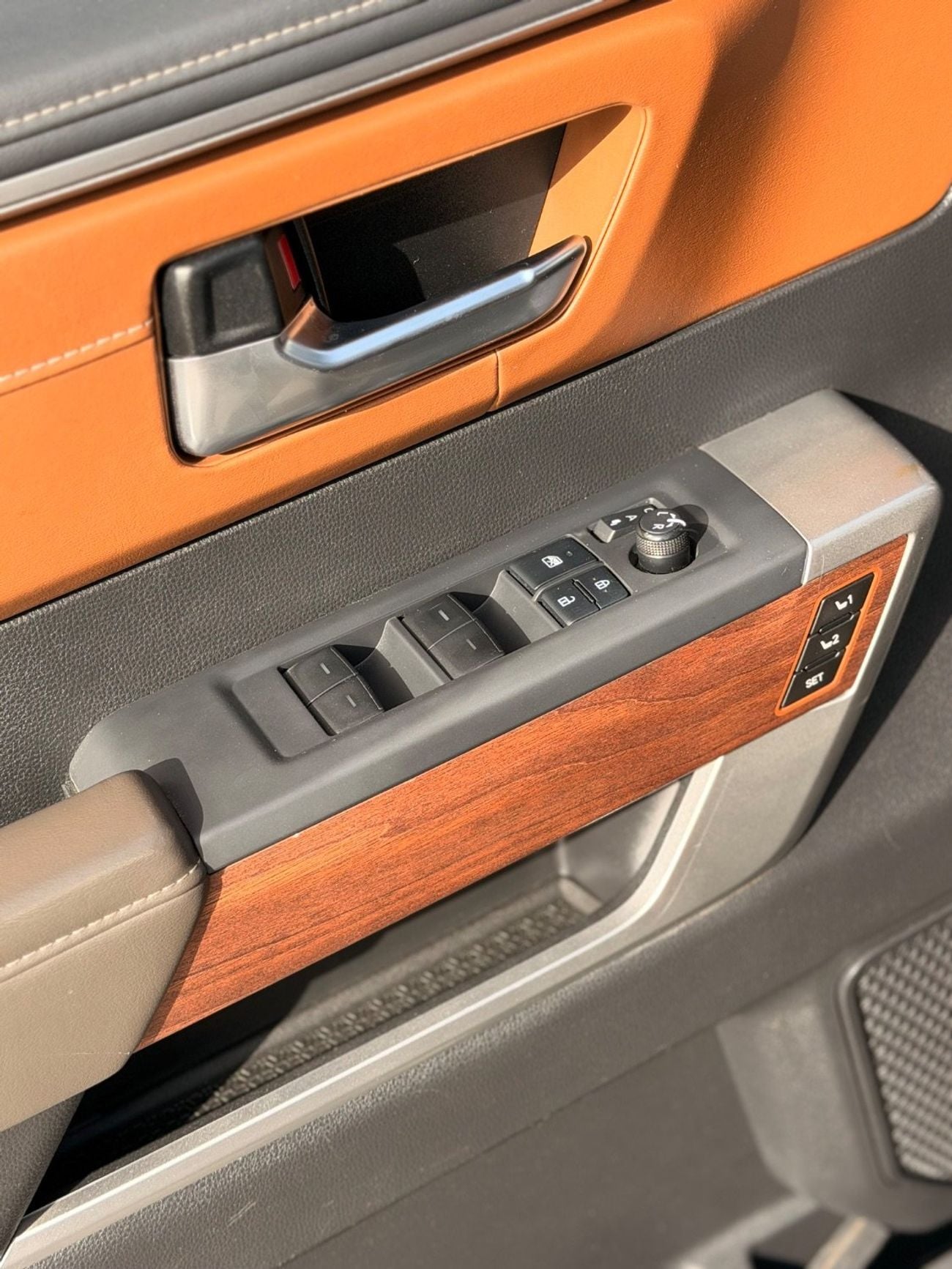 Toyota Tundra Platinum 1794 Edition 3.4L / panoramic, 360 camera, full option