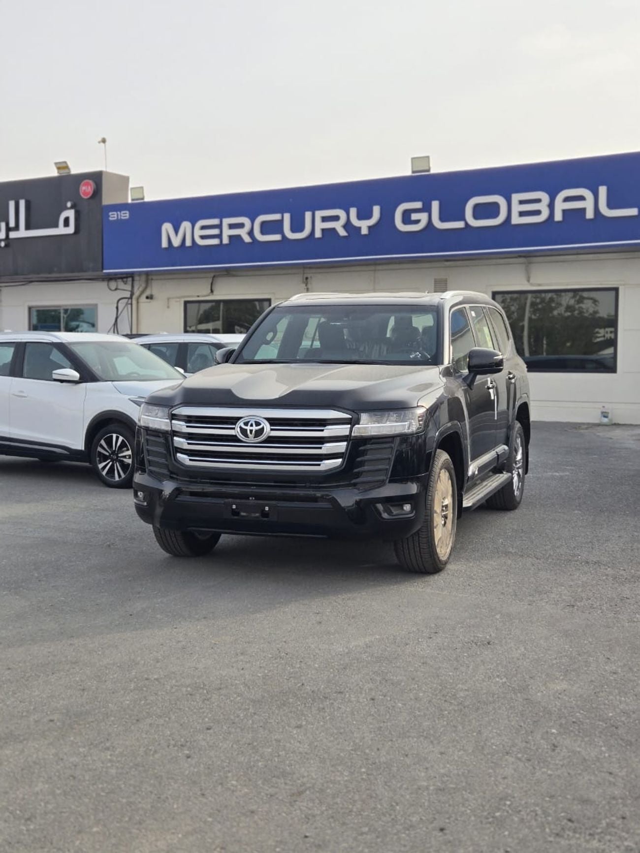 Toyota Land Cruiser GXR PETROL A/T 7 SEATER
