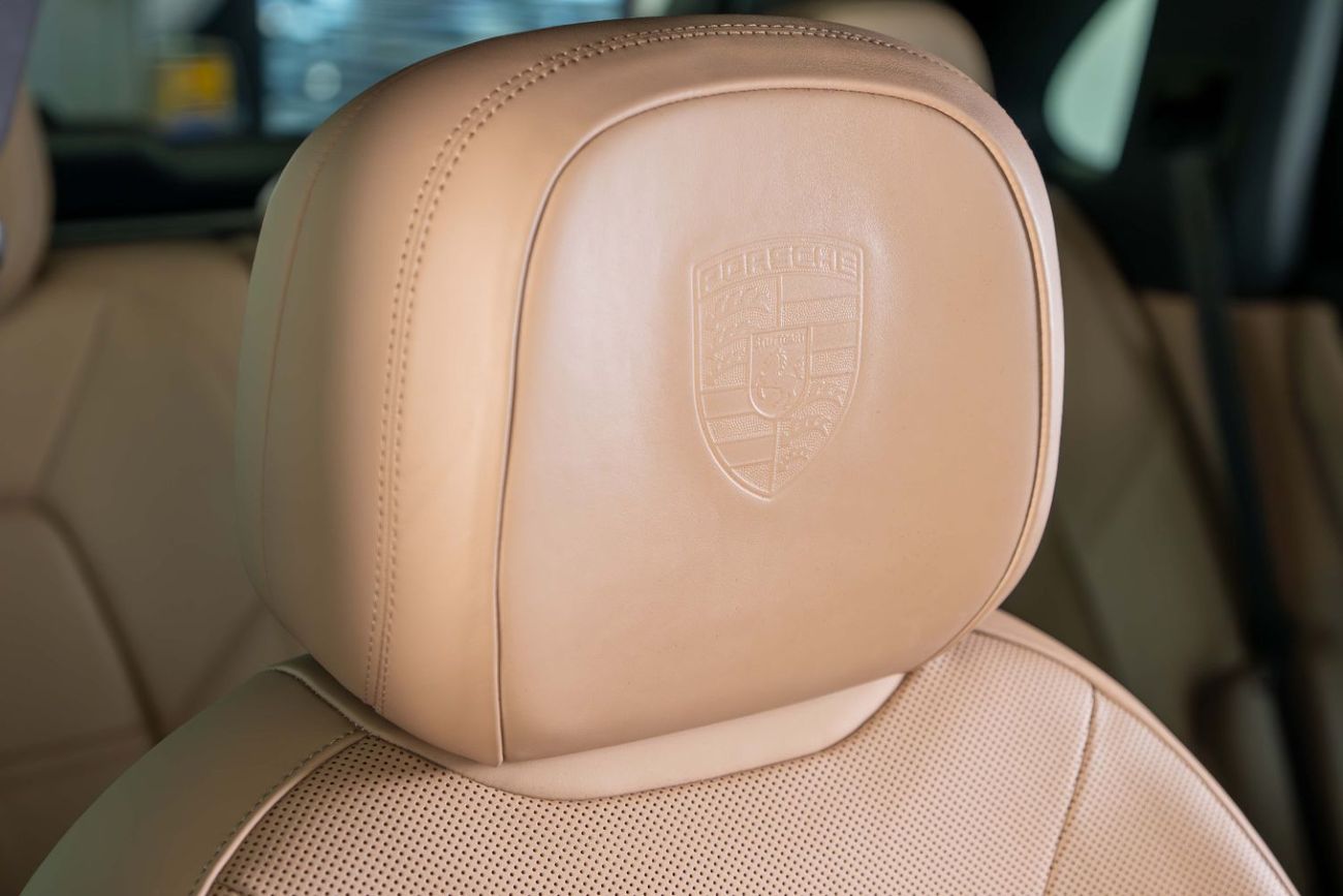 Porsche Cayenne S 2.9L (440 HP) High Specfications-Metallic Grey-Turbo Wheels-Black Brake Callipers