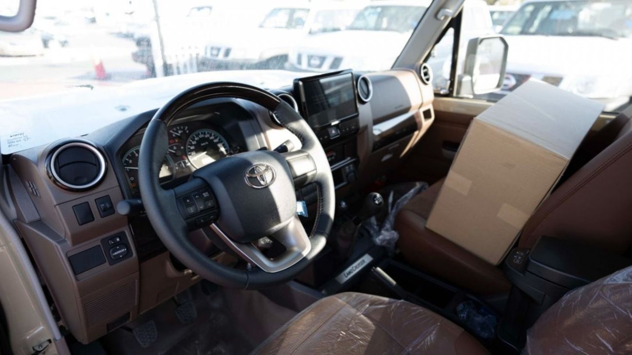Toyota Land Cruiser Pick Up TOYOTA LC79 PICK-UP SINGLE CABIN 4.0L MANUAL TRANSMISSION 2024 FULL OPTION
