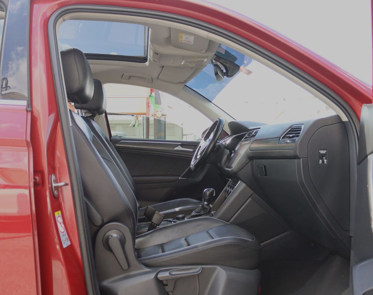 Volkswagen Tiguan R-Line 2.0L Volkswagen Tiguan 2018- GCC - Accident-free - 2.0L  - Full options - All-wheel drive - E