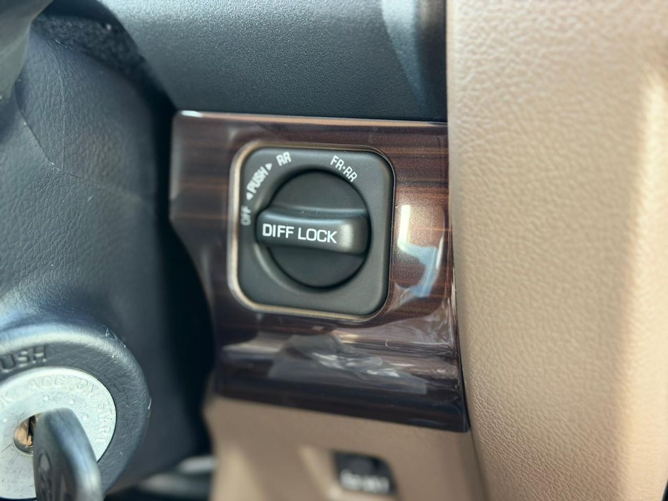 تويوتا لاند كروزر بيك آب 2026 LC79 Double Cabin 4,0L petrol Full option Oman spec