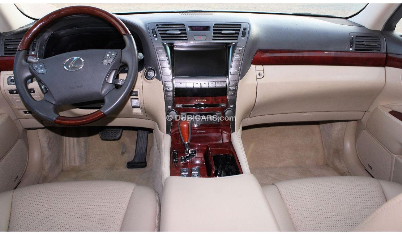 لكزس LS 460 لكزس LS 460 2009 وارد امريكي بحالة ممتازة بدون حوادث نظيفه جدا من الداخل والخارج