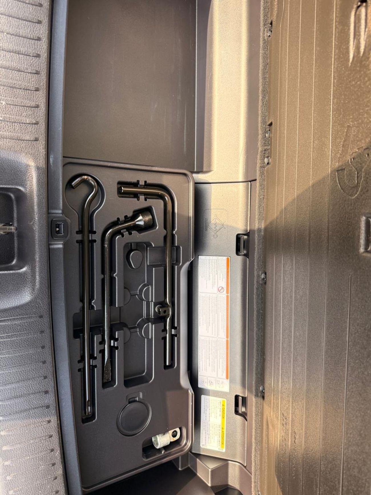 Toyota Highlander LE 3.5 L 2020 model