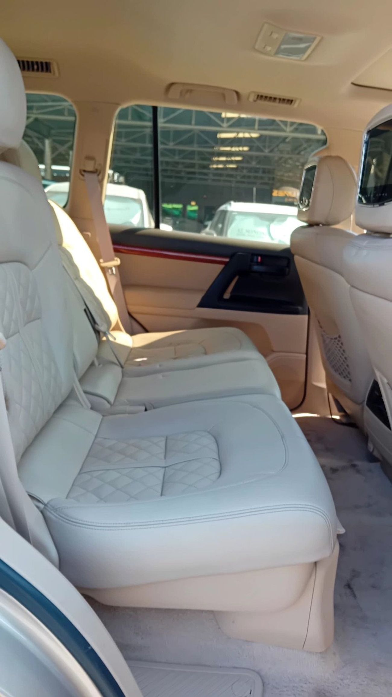 تويوتا لاند كروزر Std 4.0L 4WD