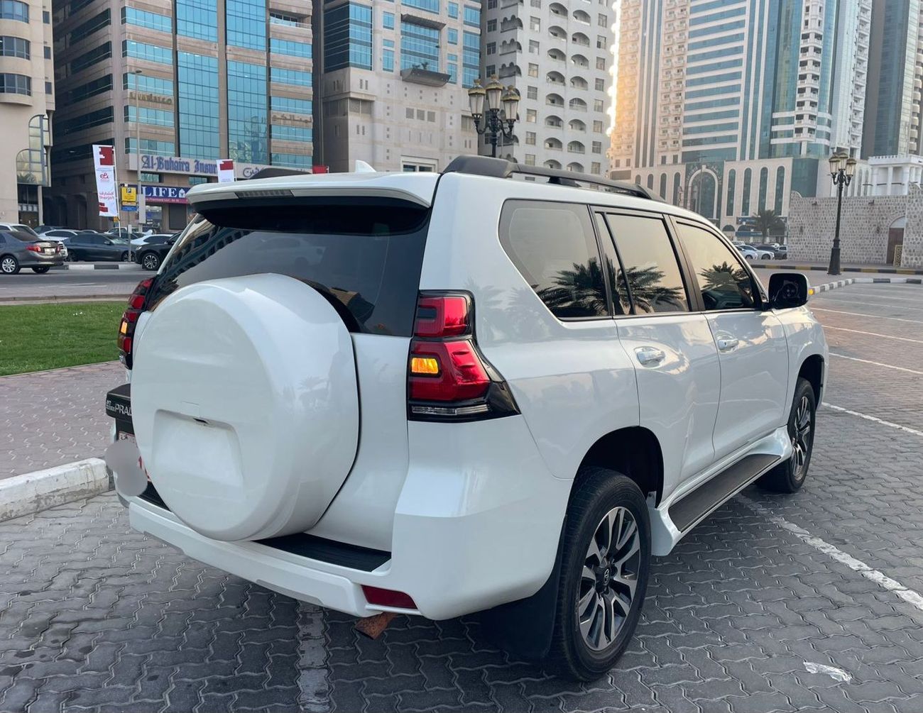 Toyota Prado Toyota prado 2022MODEL 2.8 Diesel engine Colour White push start Transmission Automatic Interior.Bla