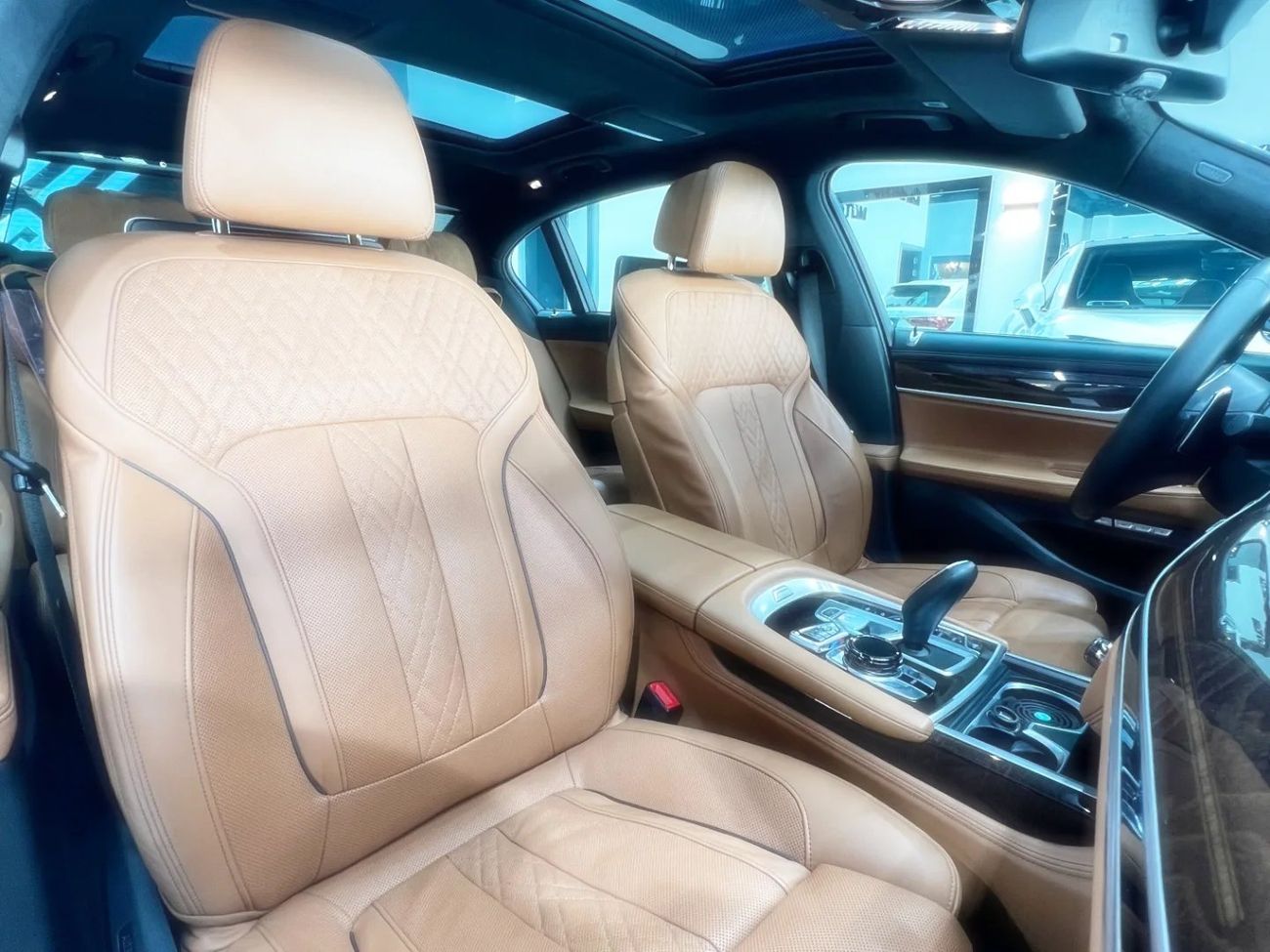 بي أم دبليو 750Li xDrive M Sport Executive 4.4L