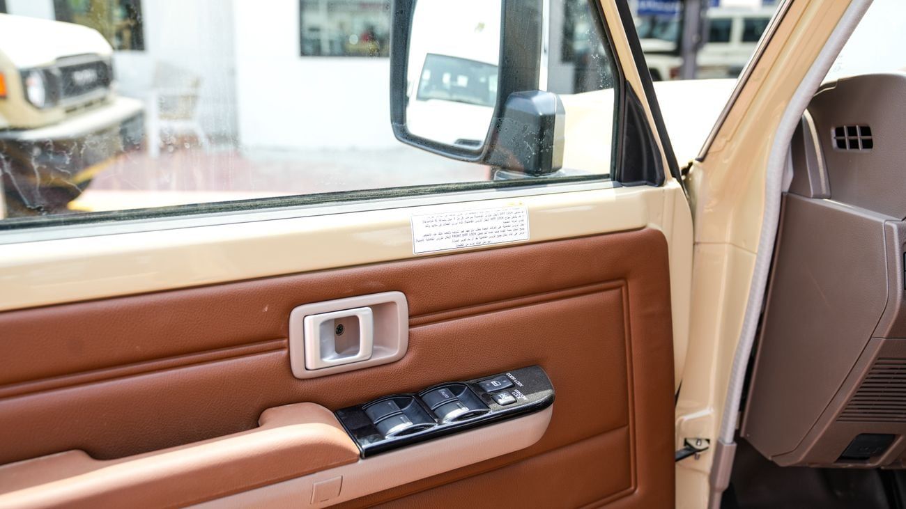 Toyota Land Cruiser Pick Up  LC79 DC 2.8L DSL FULL AT