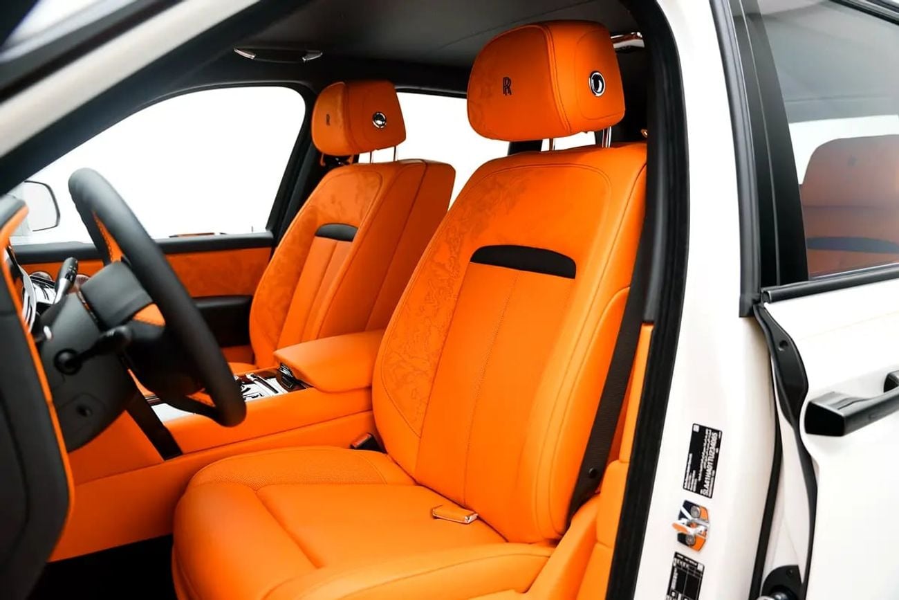 Rolls-Royce Cullinan BLACK BADGE WITH WARRANTY AND SERVICE CONTRACT