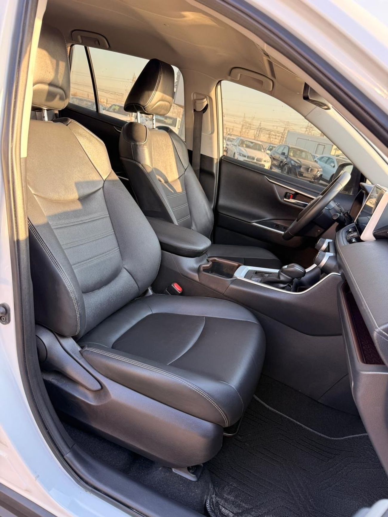 Toyota RAV4 2.0 L Full Option 360 camera, leather seat Push start, push start 2023 Japan car