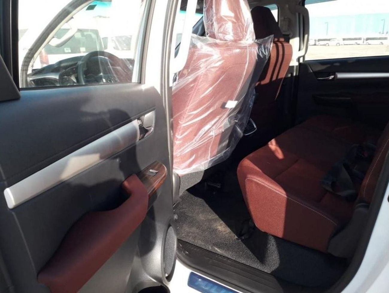 تويوتا هيلوكس Toyota Hilux 4x4 Double Cabin 2.4L Diesel AT full option 2022YM