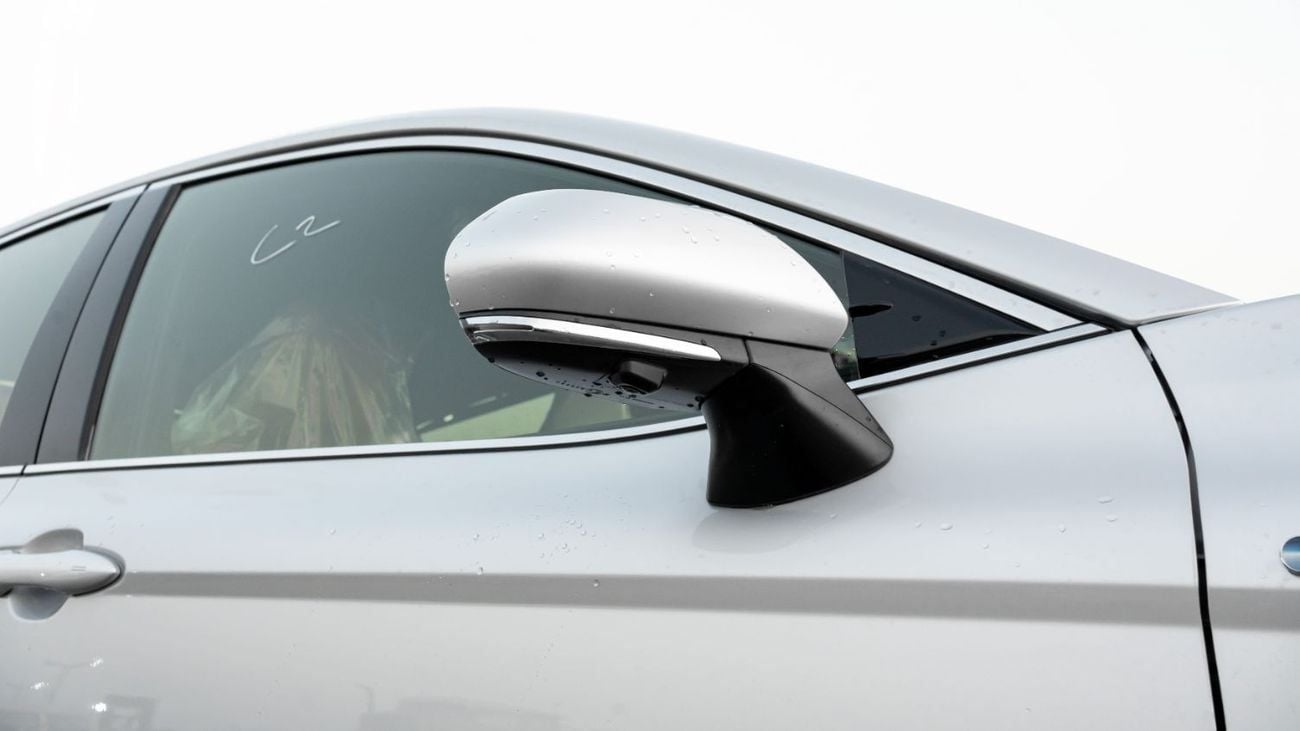 تويوتا كامري 2026 Toyota Camry Lumiere 2.5L AT Hybrid (Silver-Tan)