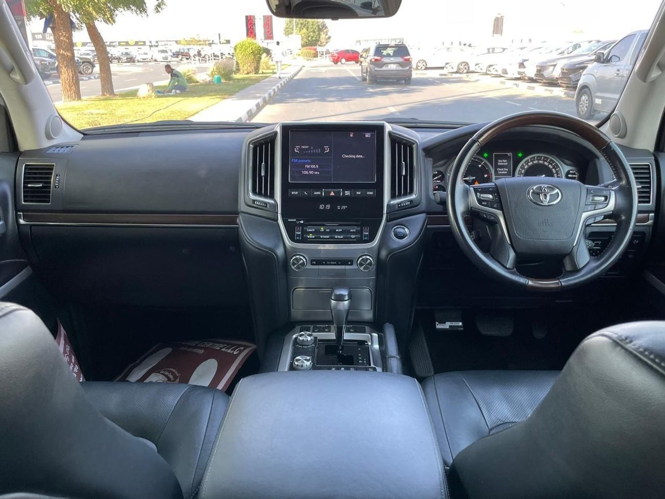 تويوتا لاند كروزر Diesel Engine Right Hand Drive 4.5 Liter Shape Modified To L C 300