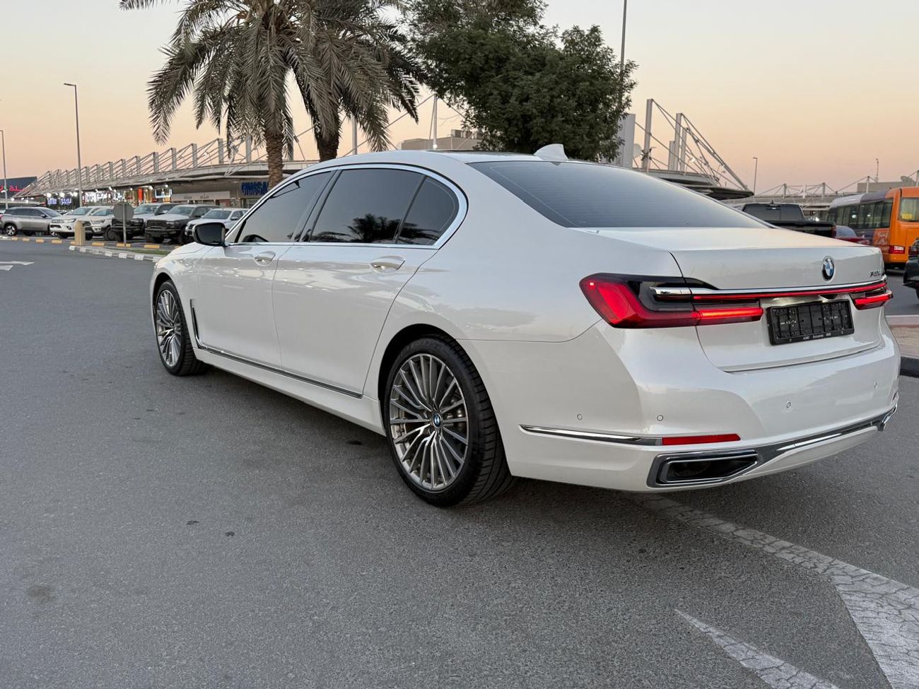 BMW 740Li Executive 3.0L (322 HP)