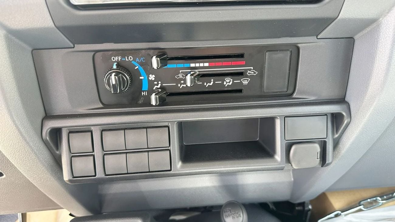 تويوتا لاند كروزر بيك آب TOYOTA Land Cruiser DC 4.2 MT 2025 basic