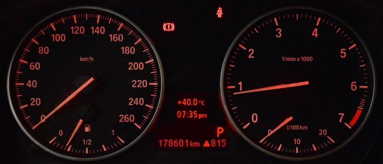 بي أم دبليو 320 EXCELLENT DEAL for our BMW 320i ( 2010 Model ) in Silver Color GCC Specs