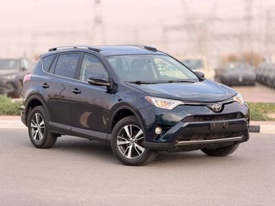 Toyota RAV4 XLE 2.5L / Sunroof, 4WD Full option