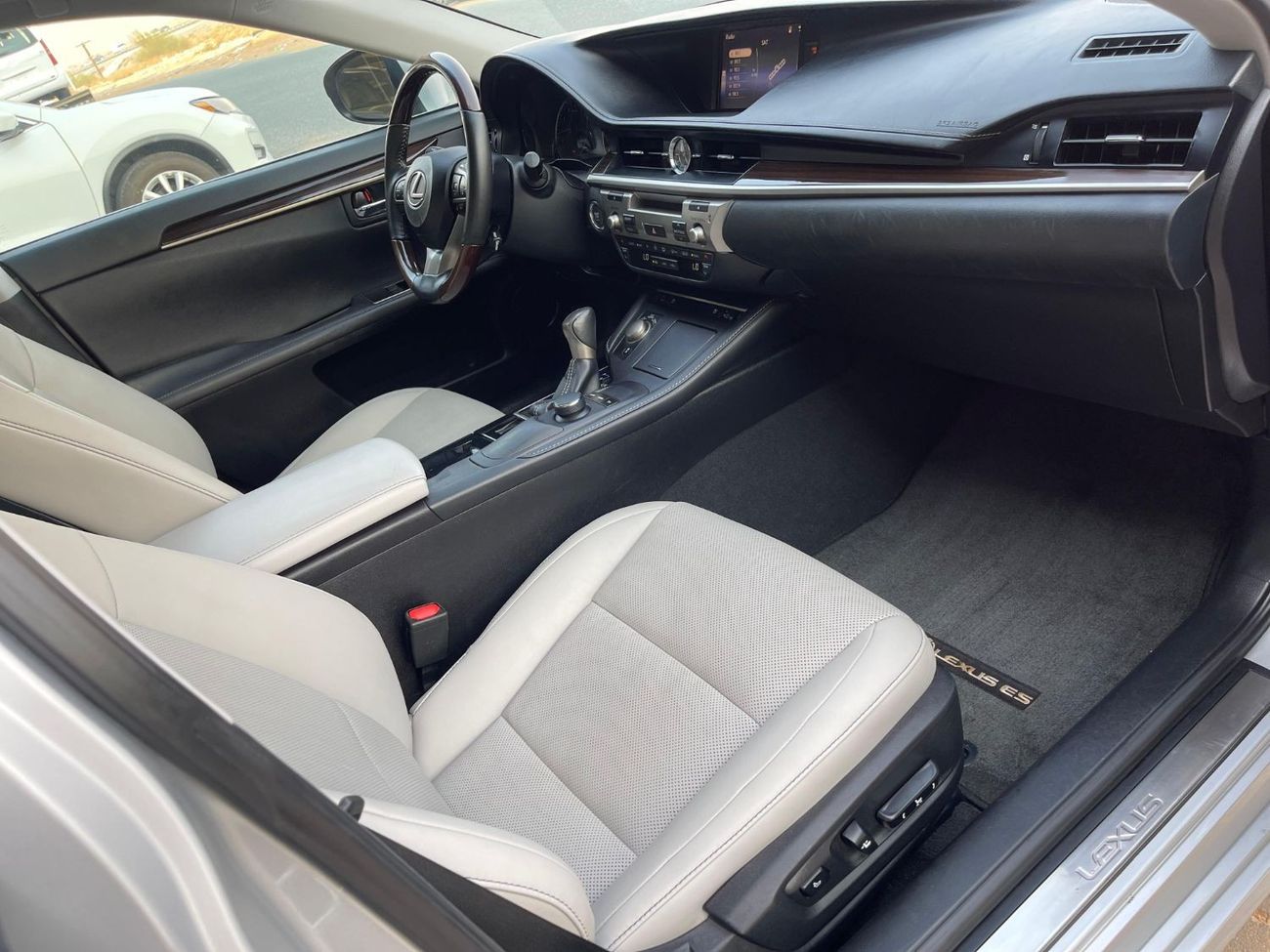 Lexus ES350 Platinum ES350 / 3.5L 6V / Full Option / New Shape